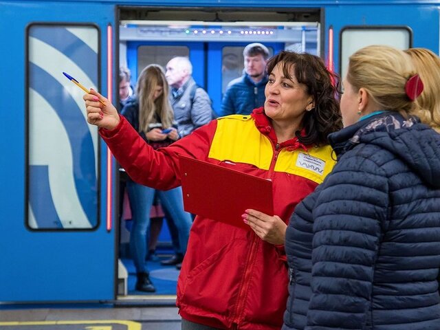 Инспекторы ЦОМП помогут пассажирам на станциях метро в Рождественскую ночь
