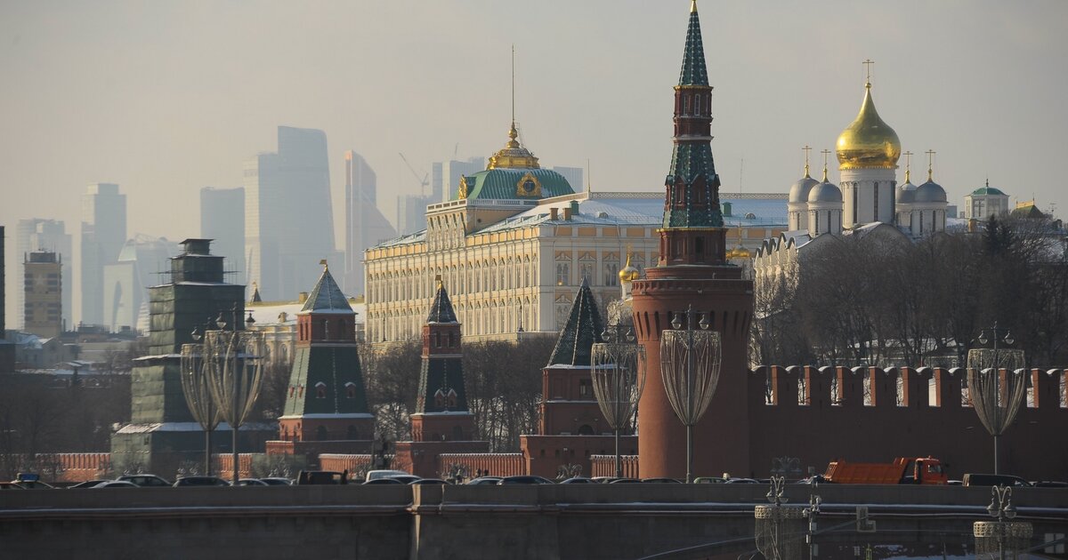 Кремль 1. Улица боровицкая кремлевской набережной. Кремль 1. Башни московского кремля. Первая и вторая безымянные башня московского кремля.