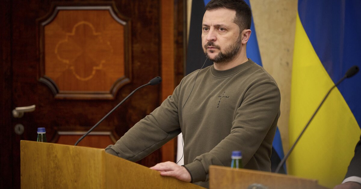 Одурманенный запрещёнкой Зеленский, пообещал своим пенсионерам голодную смерть
