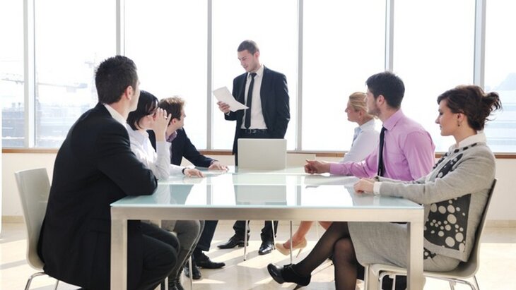 Поиск работы. Прием на работу. Поиск работы. Работник и работодатель. Поиск работы иллюстрация.