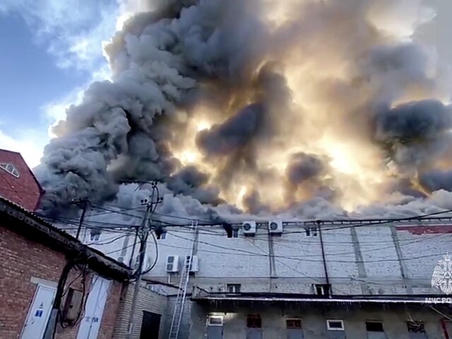 Пожар в универсаме в Буйнакске потушили