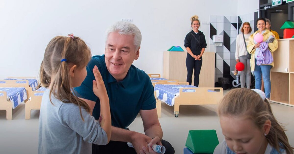 Создадим игру вместе. Интересные занятия для детей. Разработчик игр профессия. Создадим игру вместе. Дети играют в настольные игры.