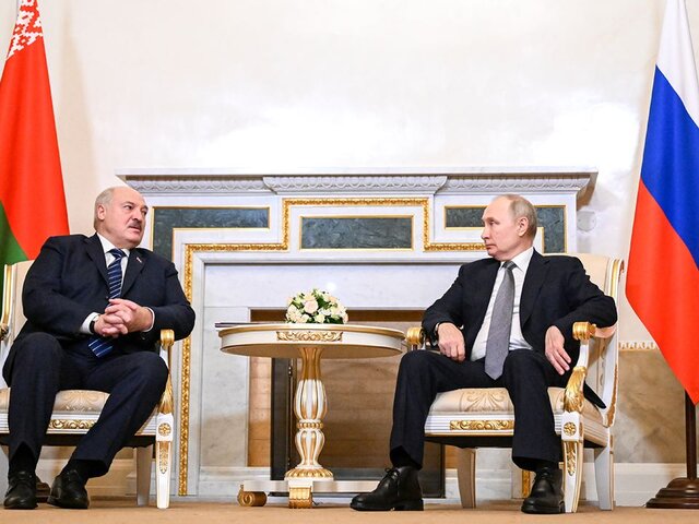 Путин пообещал проинформировать Лукашенко о происходящем в зоне СВО