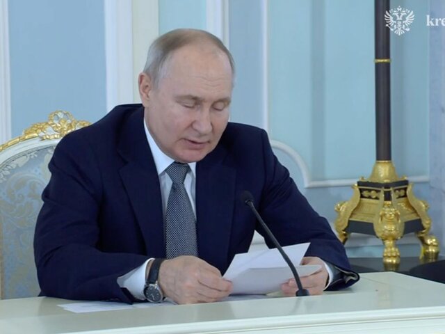 Путин дал старт работе зимовочного комплекса станции 