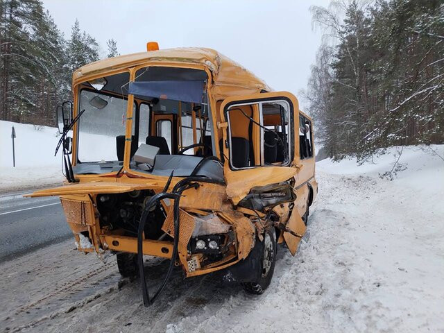 Уголовное дело возбудили по факту ДТП с автобусом в Псковской области