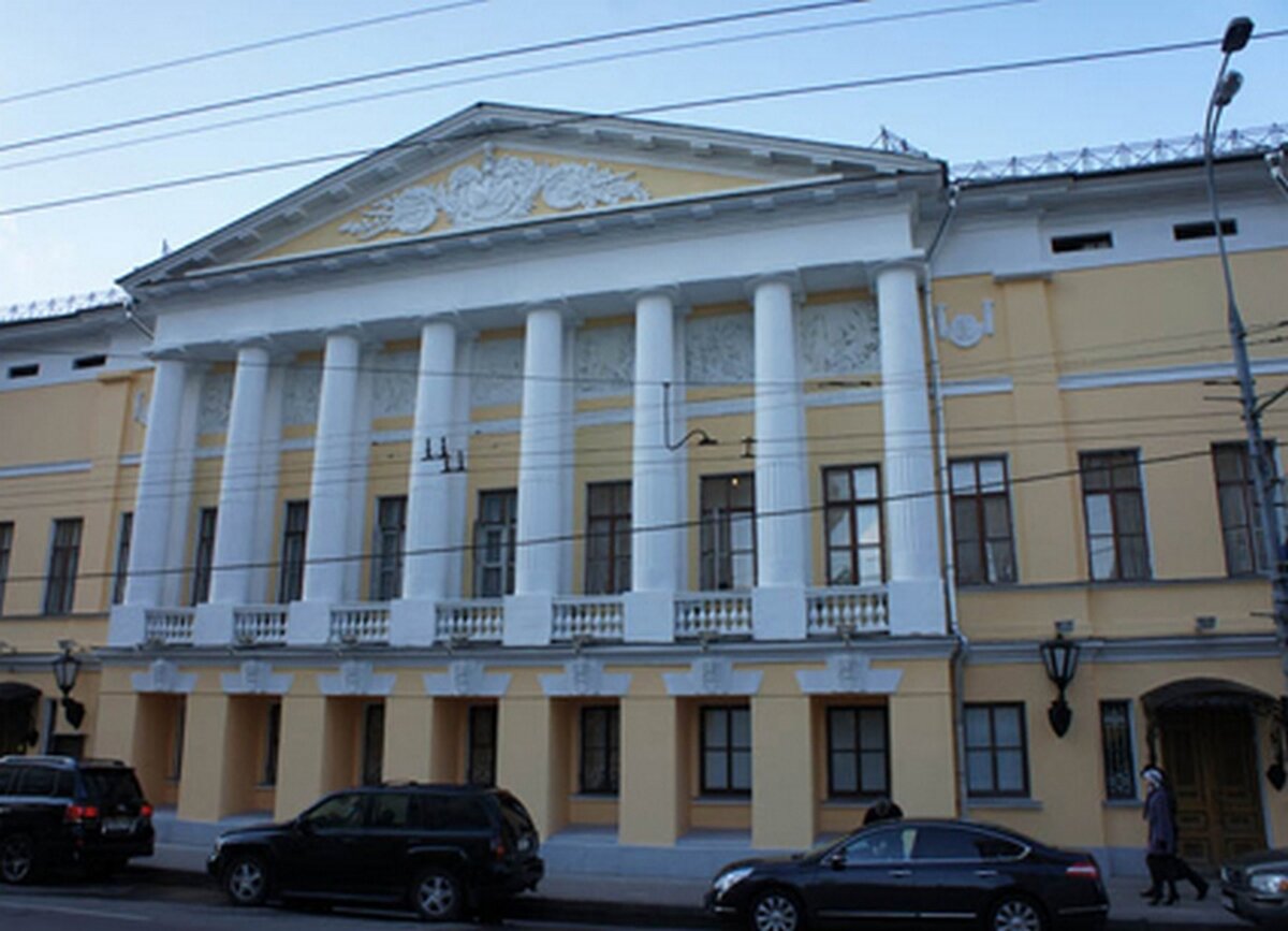 государственная художественная школа в москве для детей