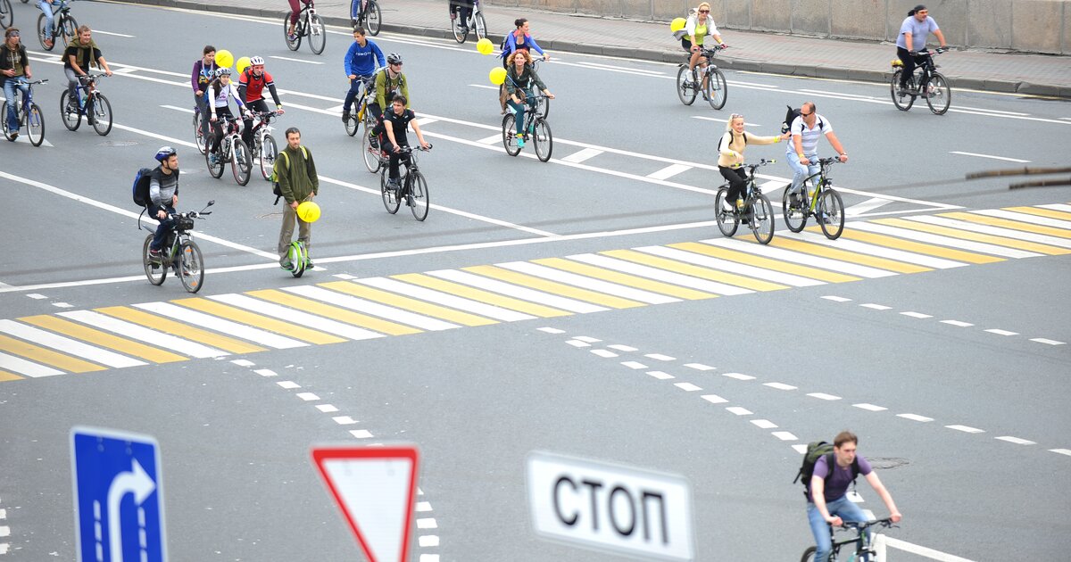 Велоспорт 5 букв. Садовое кольцо велогонка 2021. Велогонка садовое кольцо Траектория. Велогонка садовое кольцо вид с моста. Прямой эфир велогонки 5 колец Москвы 2021 год.